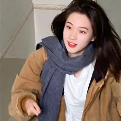月亮宝石海报